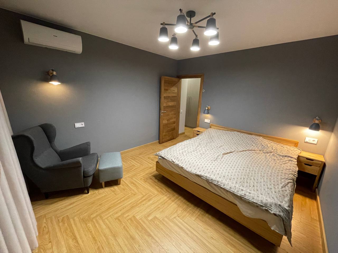 Плинтус МДФ ламинированный Modern Decor 008 2400×70×16 фото в интерьере